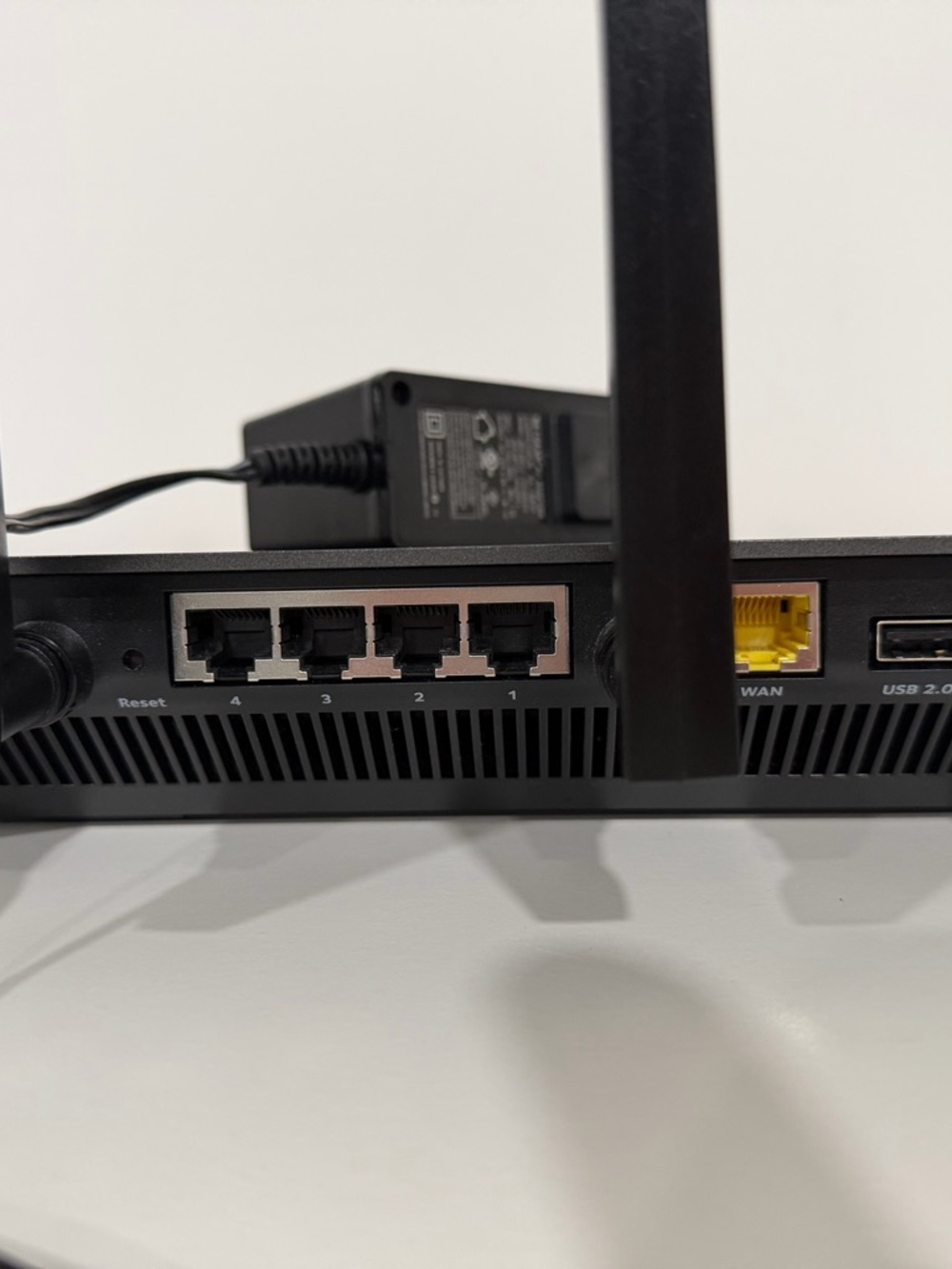 NETGEAR Black Wireless Router with LED Status Indicators - Picture 5 of 7